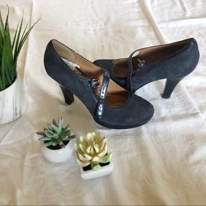 NAVY suede heeled pumps 👠